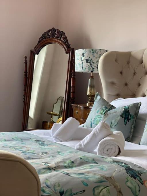 Luxury Georgian Home, Hot Tub, Sea View, Private Garden, Sleeps 6 Богнор-Регис Экстерьер фото